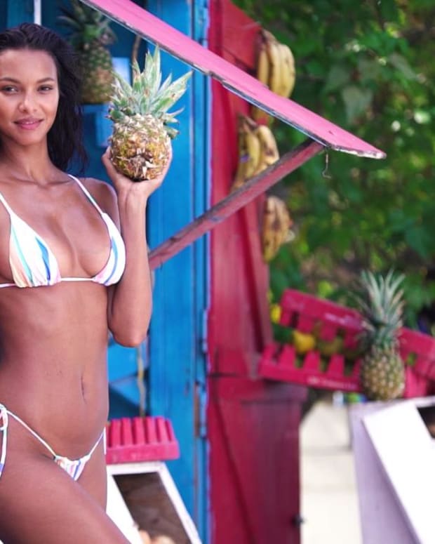 Model Lais Ribeiro Knows How To Have Fun on a Shoot